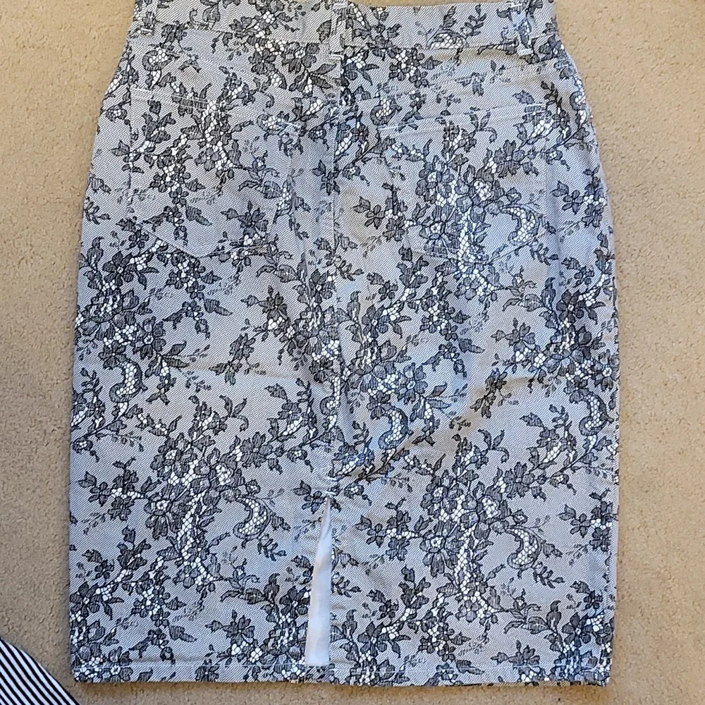 Karen Kane In-style Skirt Size 10 White with Black Floral Lace Pattern